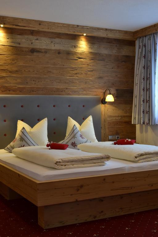 Pension Alpenperle Holzgau Habitación foto