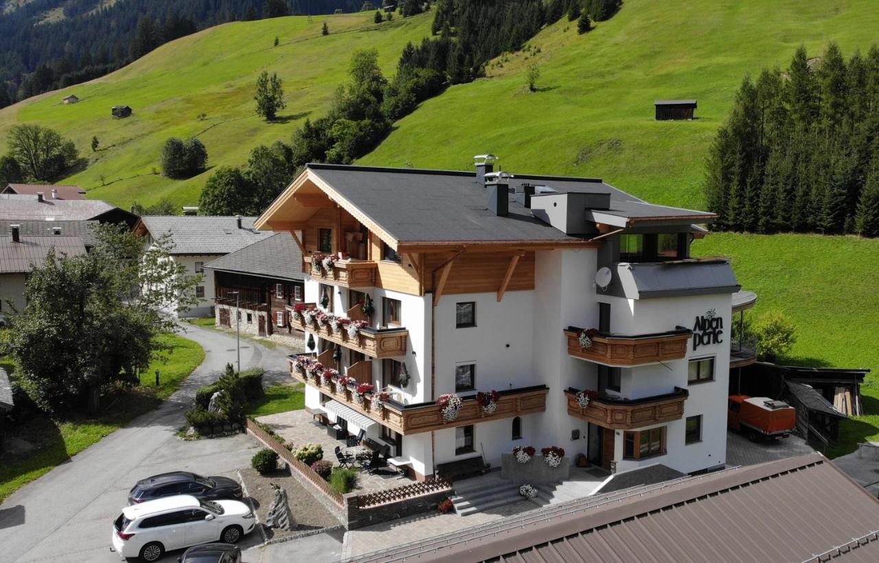 Pension Alpenperle Holzgau Exterior foto